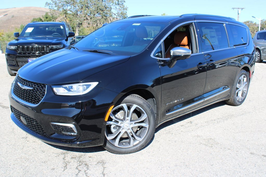 New 2026 Chrysler Pacifica Pinnacle