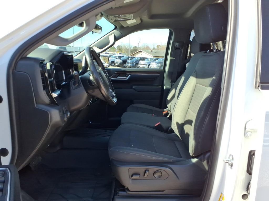 Used 2022 Chevrolet Silverado 1500 LT image 17