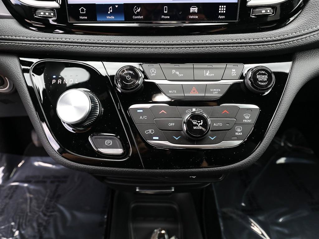 New 2026 Chrysler Pacifica Select w/ S Appearance Package AWD/4WD image 18