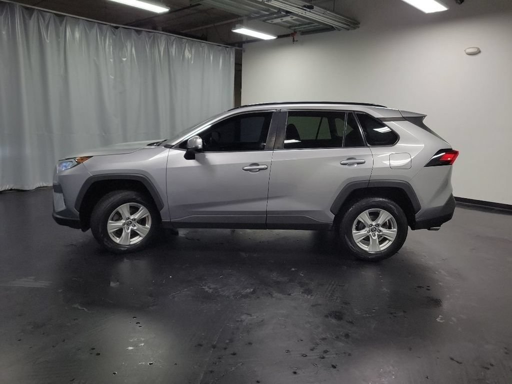 Used 2019 Toyota RAV4 XLE w/ Convenience Package AWD/4WD image 5