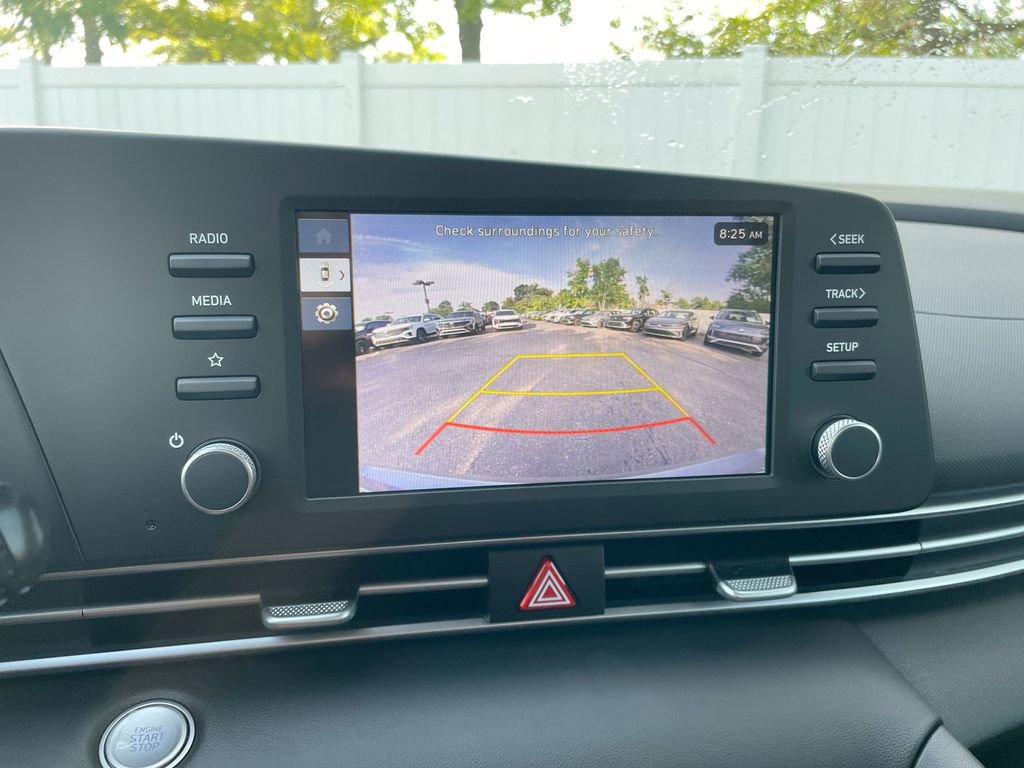 Used 2025 Hyundai Elantra Blue image 43