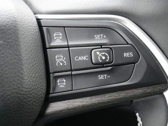 Used 2025 Jeep Grand Cherokee Limited w/ Trailer Tow Package image 23