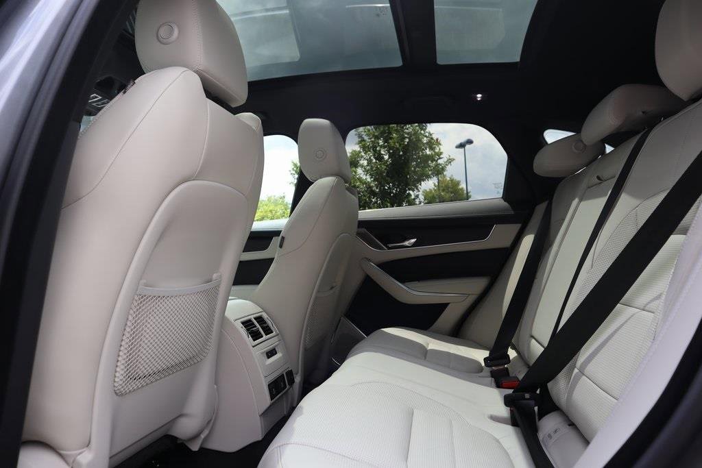 New 2025 Jaguar F-PACE R-Dynamic S image 13
