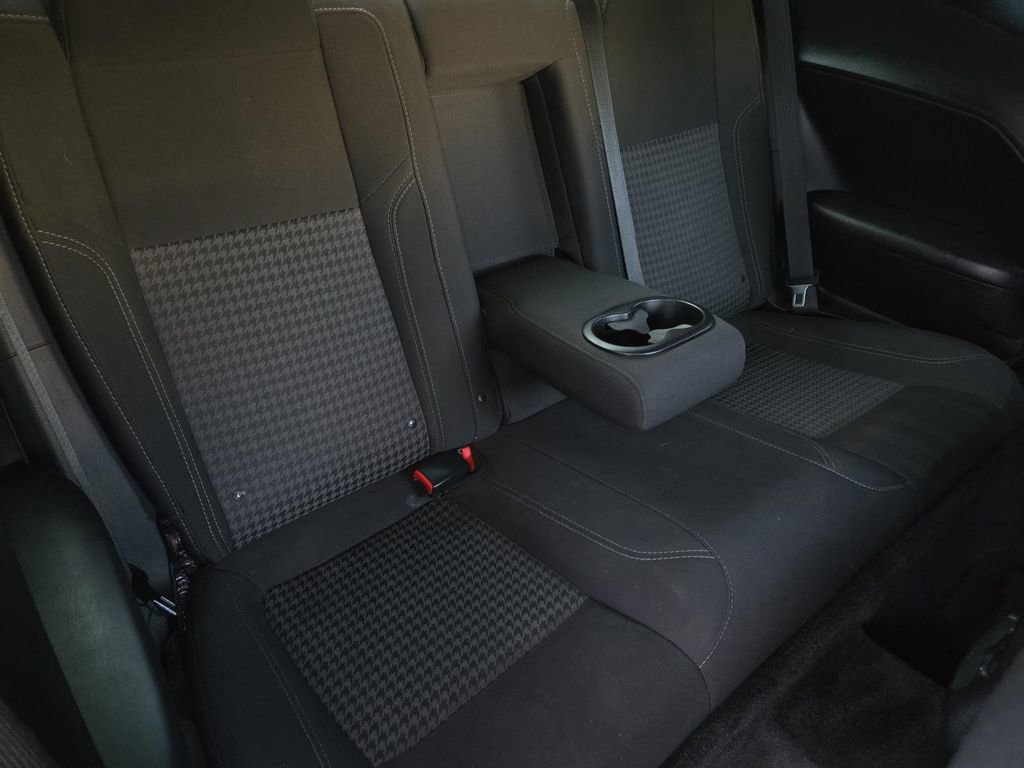 Used 2018 Dodge Challenger R/T image 9