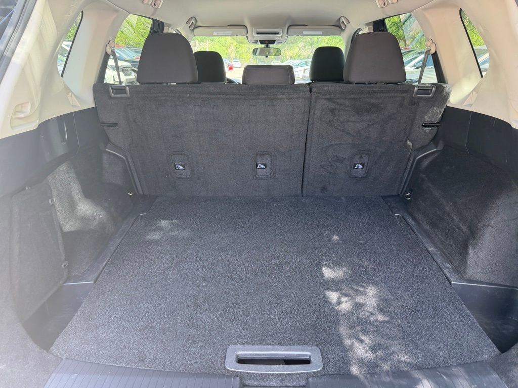 Used 2023 Nissan Rogue S image 7