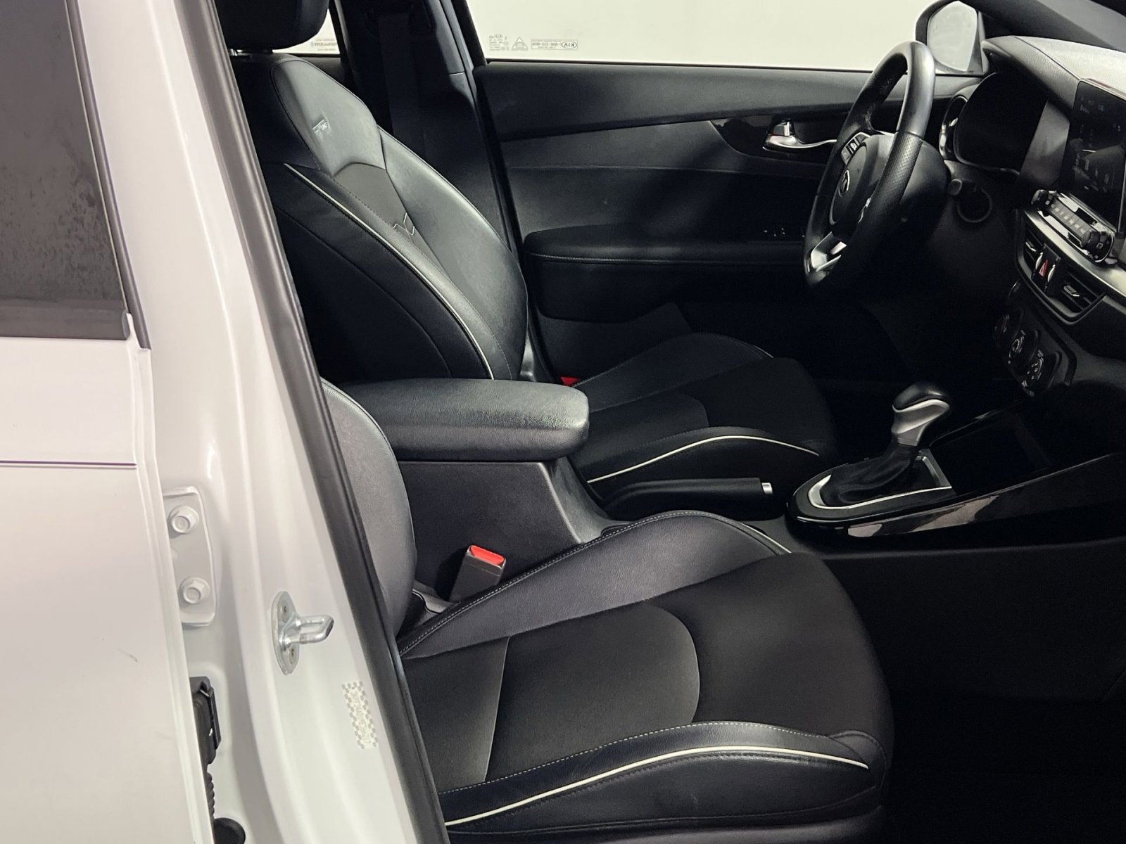 Used 2021 Kia Forte GT-Line w/ GT-Line Premium Package image 28