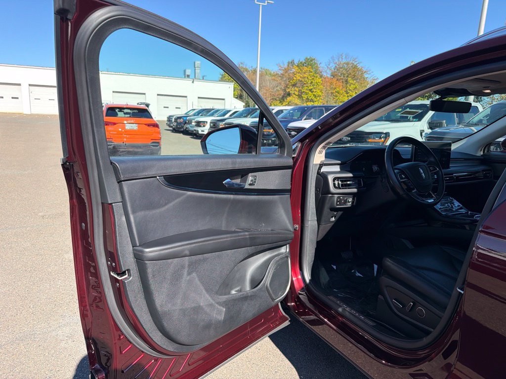 Certified 2023 Lincoln Nautilus Reserve AWD/4WD image 11