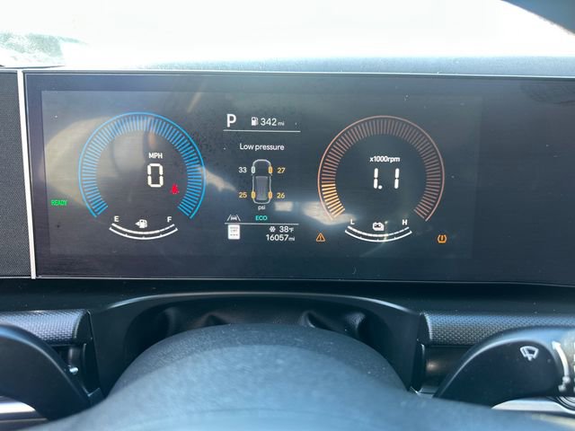 Used 2025 Hyundai Tucson Blue image 29