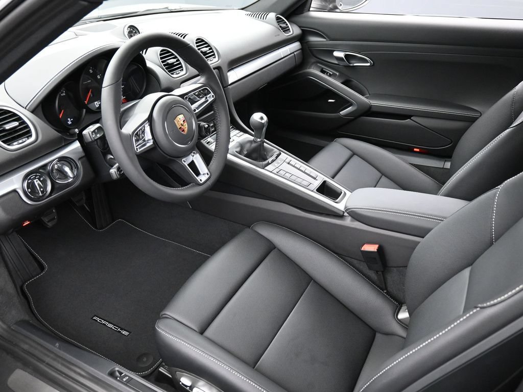 New 2025 Porsche 718 Cayman RWD image 4