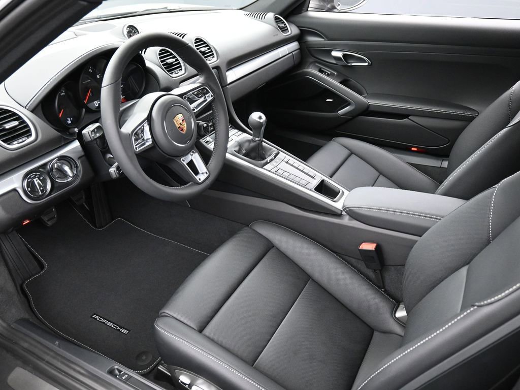 New 2025 Porsche 718 Cayman RWD image 4