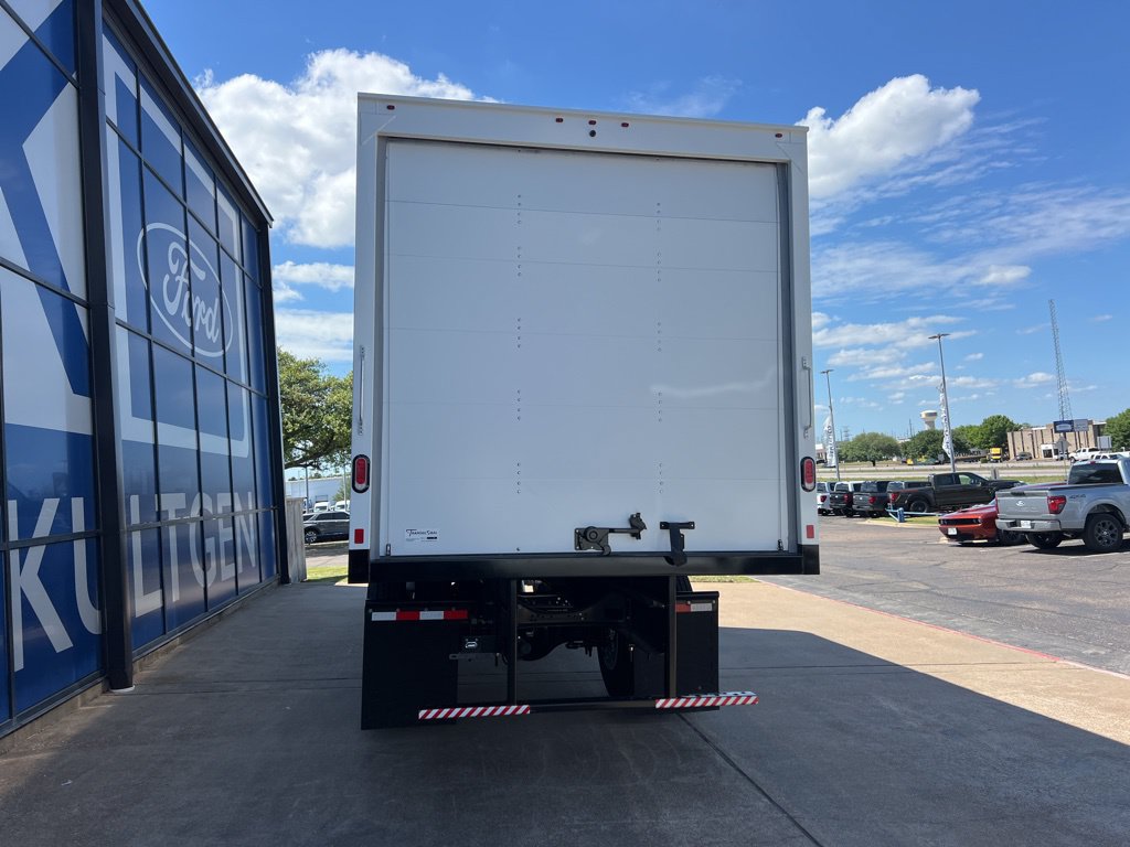 New 2027 Ford F650 2WD Regular Cab Super Duty image 5