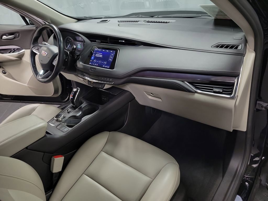 Used 2023 Cadillac XT4 Luxury w/ Cold Weather Package image 25
