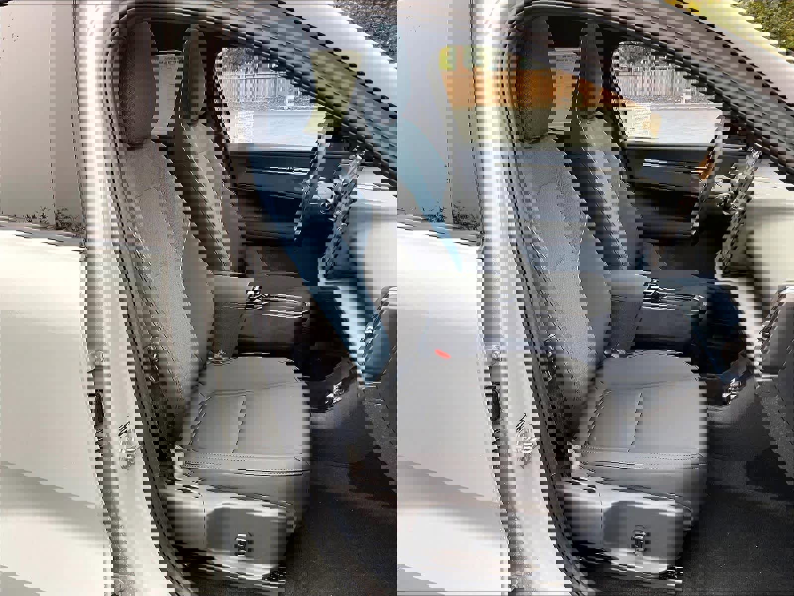 New 2026 Volvo EX30 Plus w/ Climate Package image 31