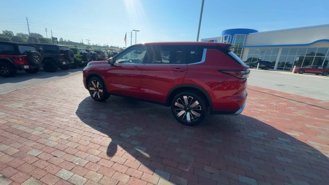 Used 2025 Mitsubishi Outlander SE FWD image 8