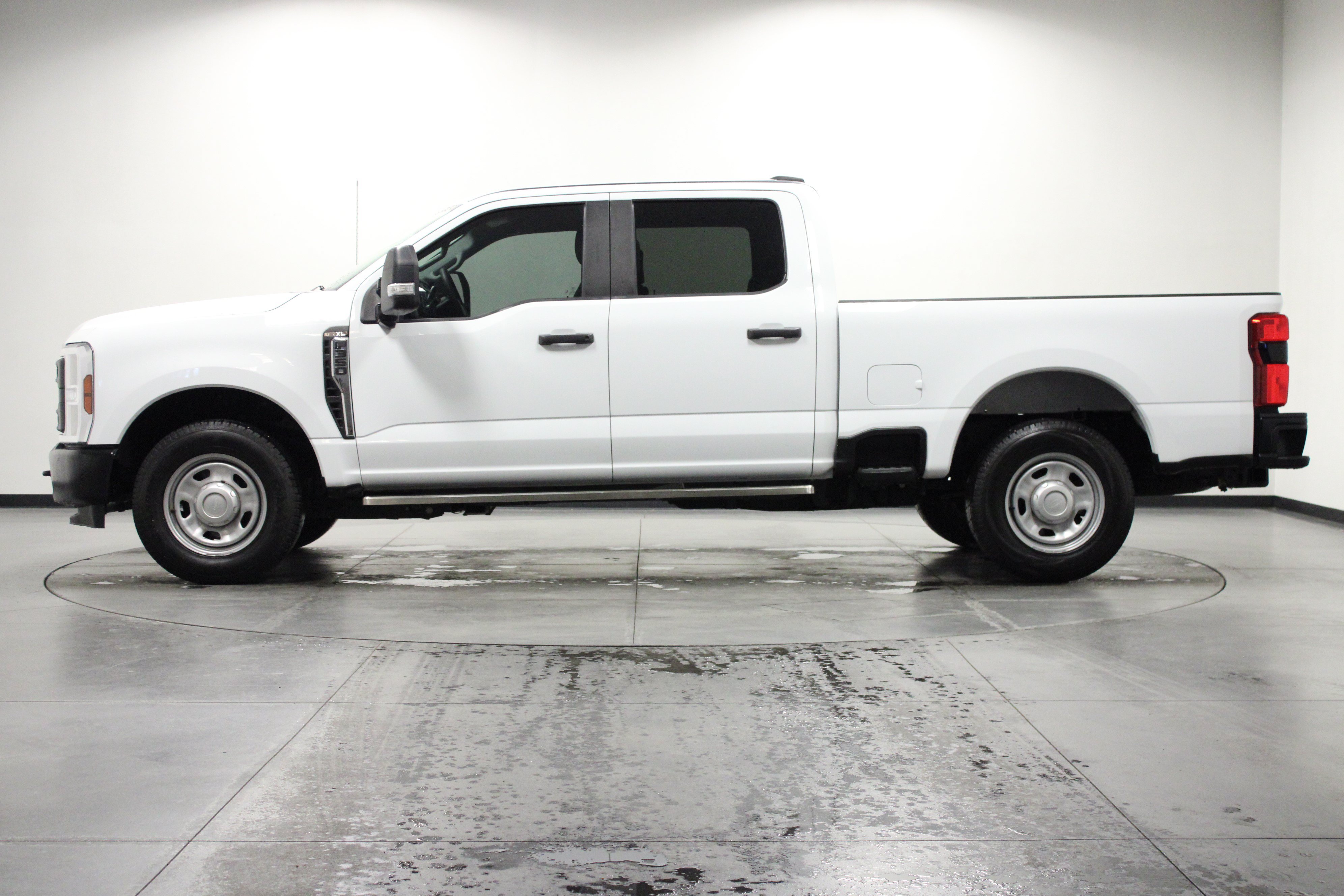 Used 2024 Ford F350 XL w/ 360-Degree Camera Package RWD image 7