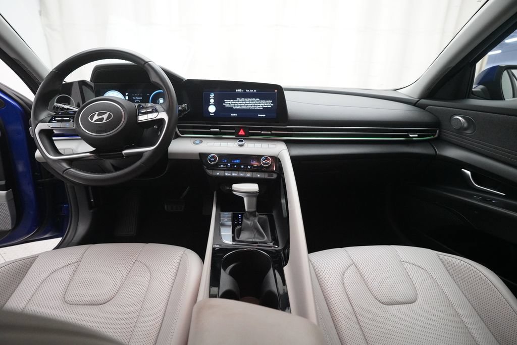 Used 2024 Hyundai Elantra Limited FWD image 5