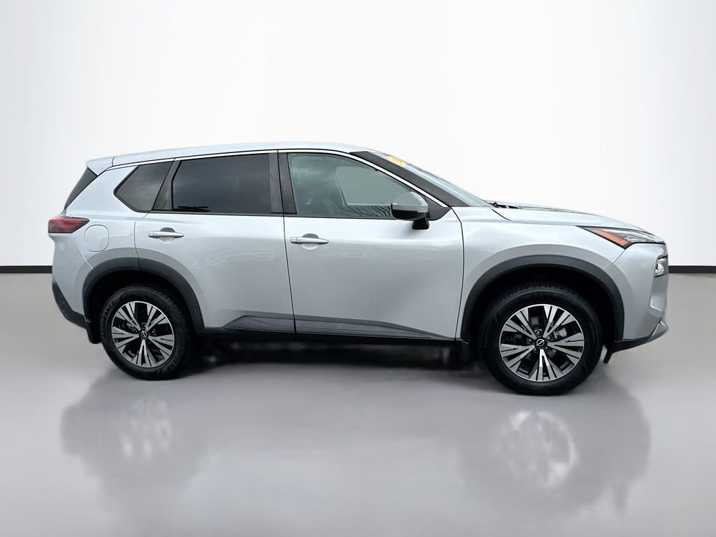 Used 2022 Nissan Rogue SV image 8