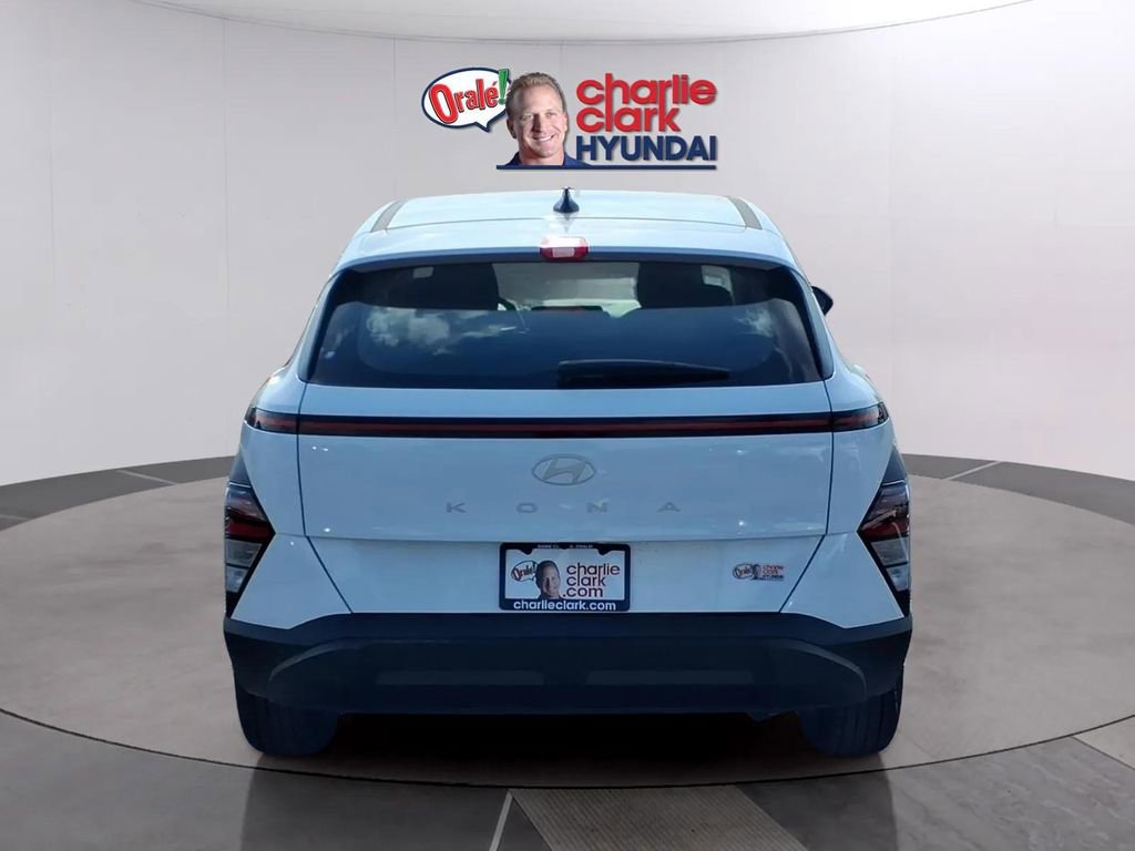 New 2026 Hyundai Kona SE FWD image 4