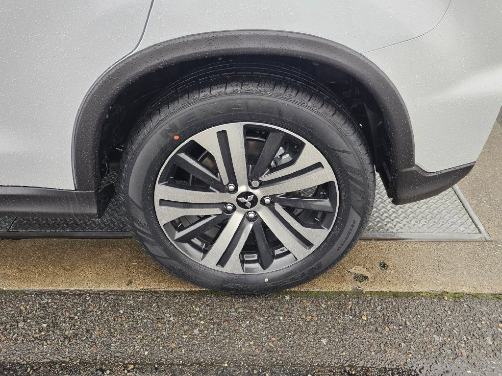 New 2026 Mitsubishi Outlander Sport SE AWD/4WD image 9