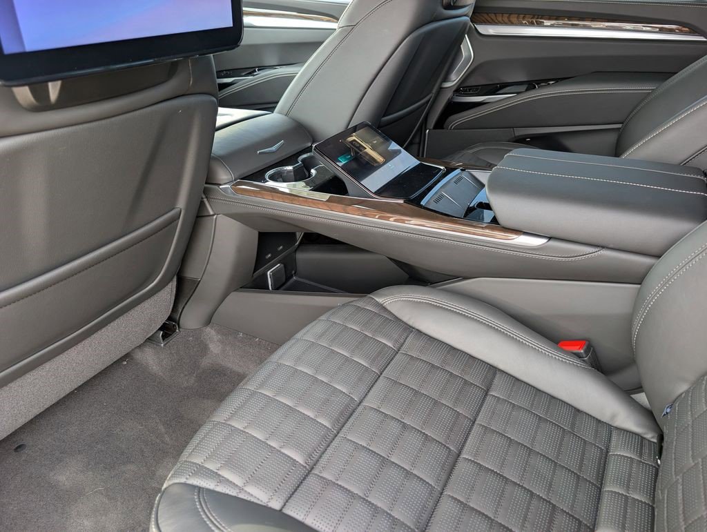 Certified 2026 Cadillac Escalade ESV Platinum Sport AWD/4WD image 15