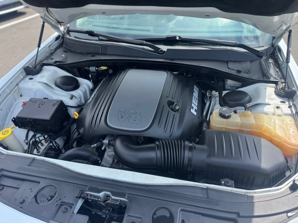 Used 2014 Chrysler 300 C AWD/4WD image 18