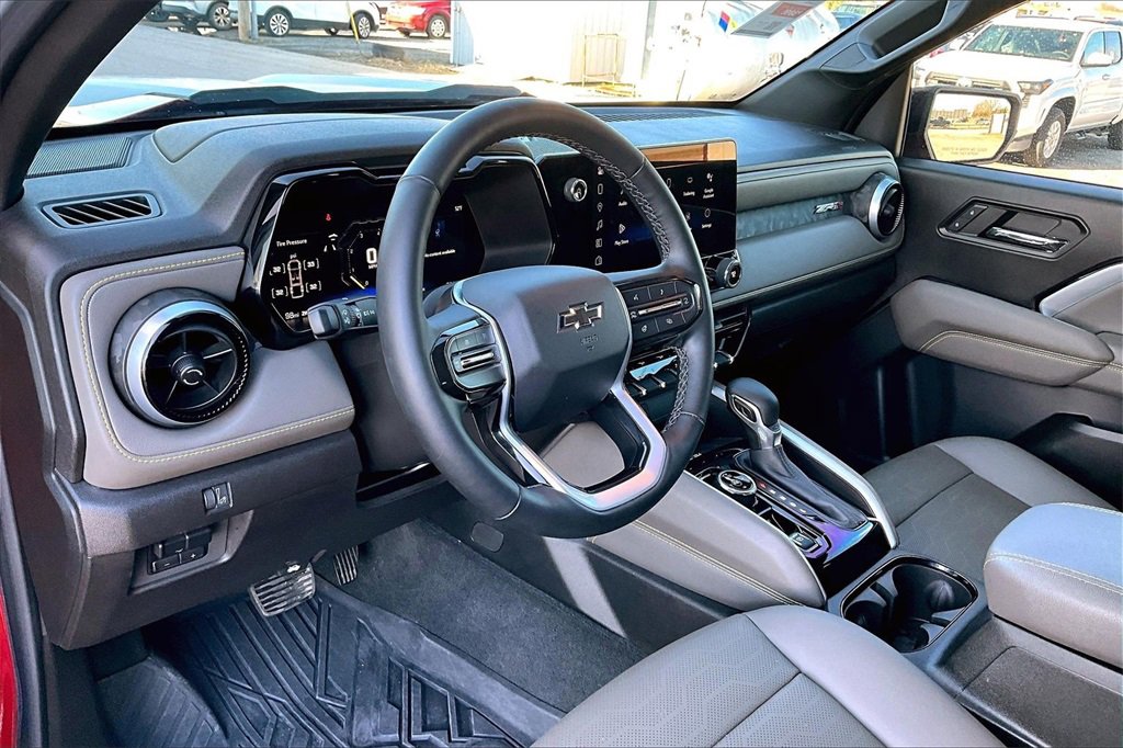 Used 2023 Chevrolet Colorado ZR2 w/ ZR2 Convenience Package III image 11