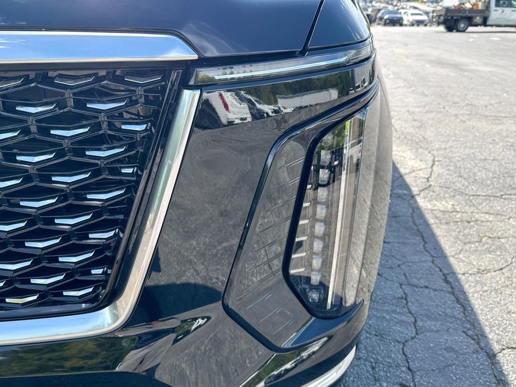 Used 2025 Cadillac Escalade ESV Luxury image 10