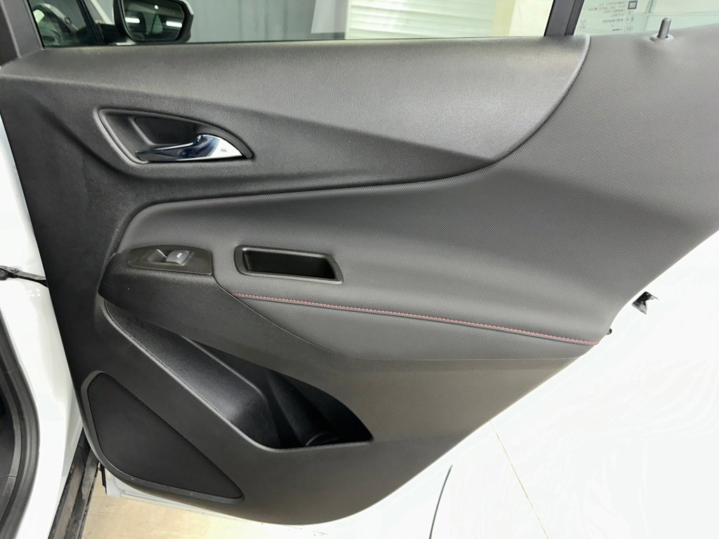 Certified 2022 Chevrolet Equinox RS w/ LPO, Floor Liner Package image 28