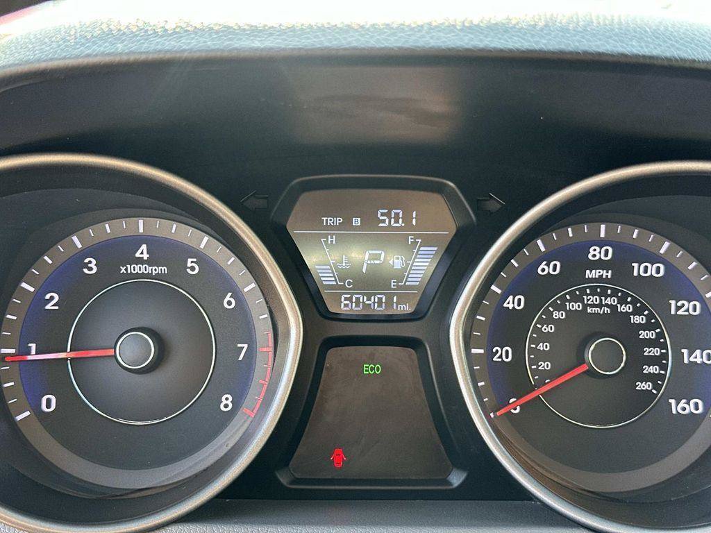 Used 2016 Hyundai Elantra SE w/ Option Group 02 FWD image 23