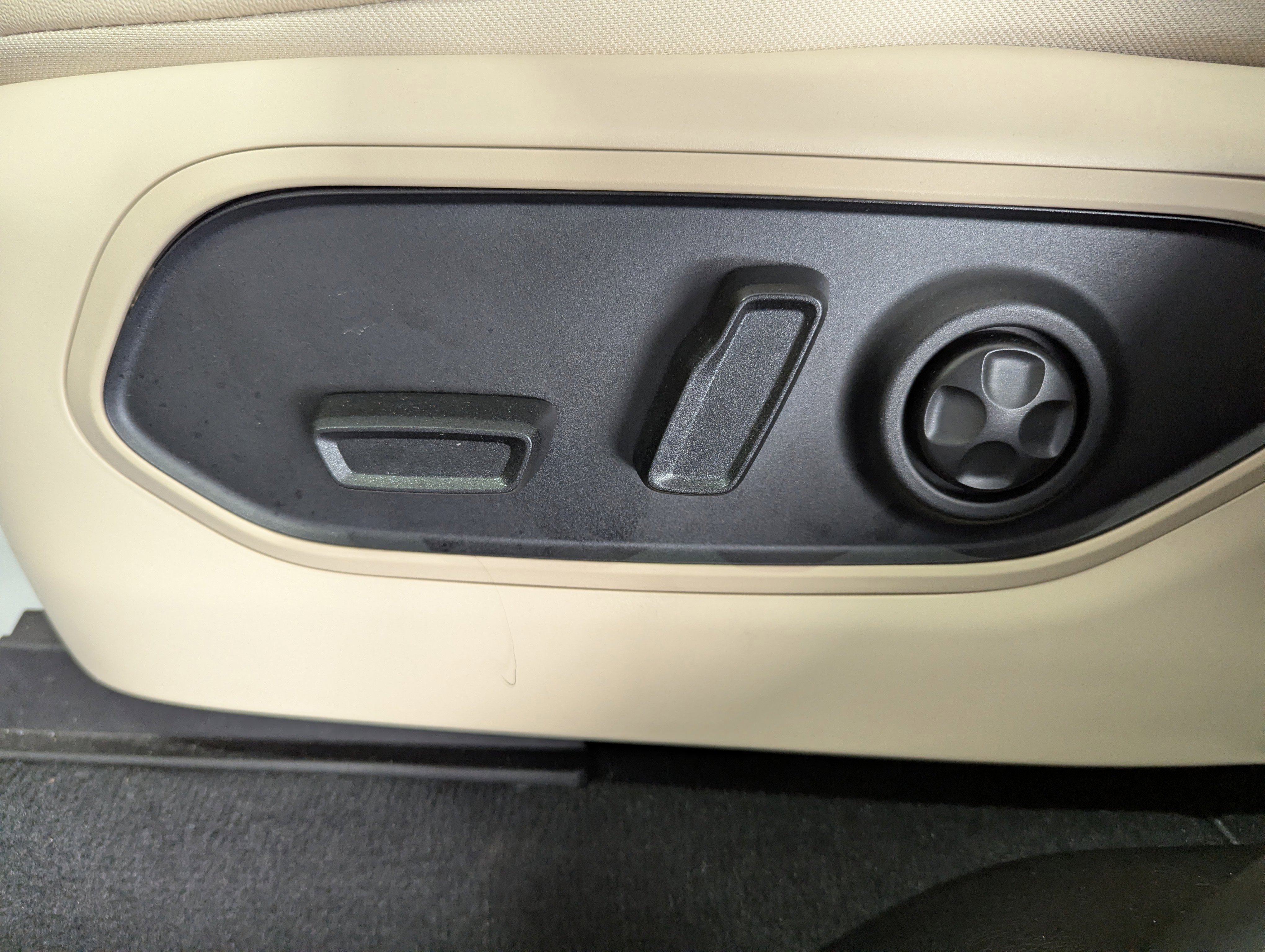 Used 2024 Jeep Grand Cherokee Limited image 15