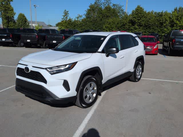 Used 2023 Toyota RAV4 LE FWD image 4