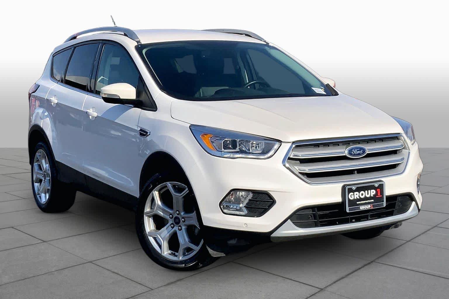 Used 2019 Ford Escape Titanium FWD image 3