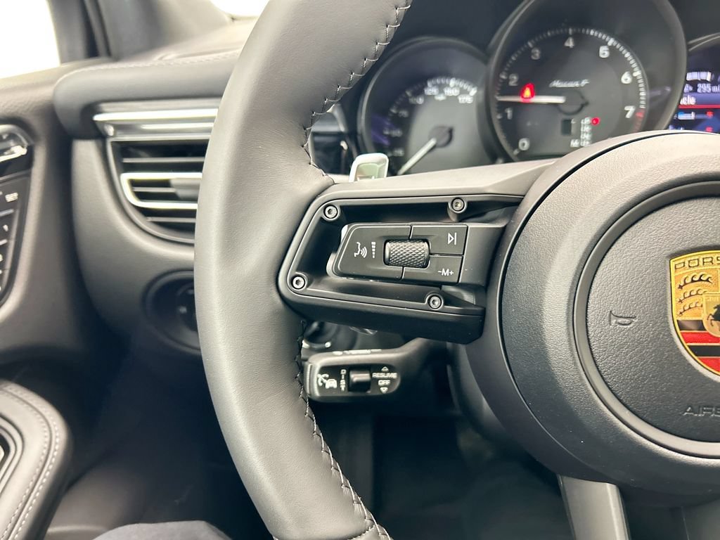 Used 2026 Porsche Macan AWD/4WD image 14