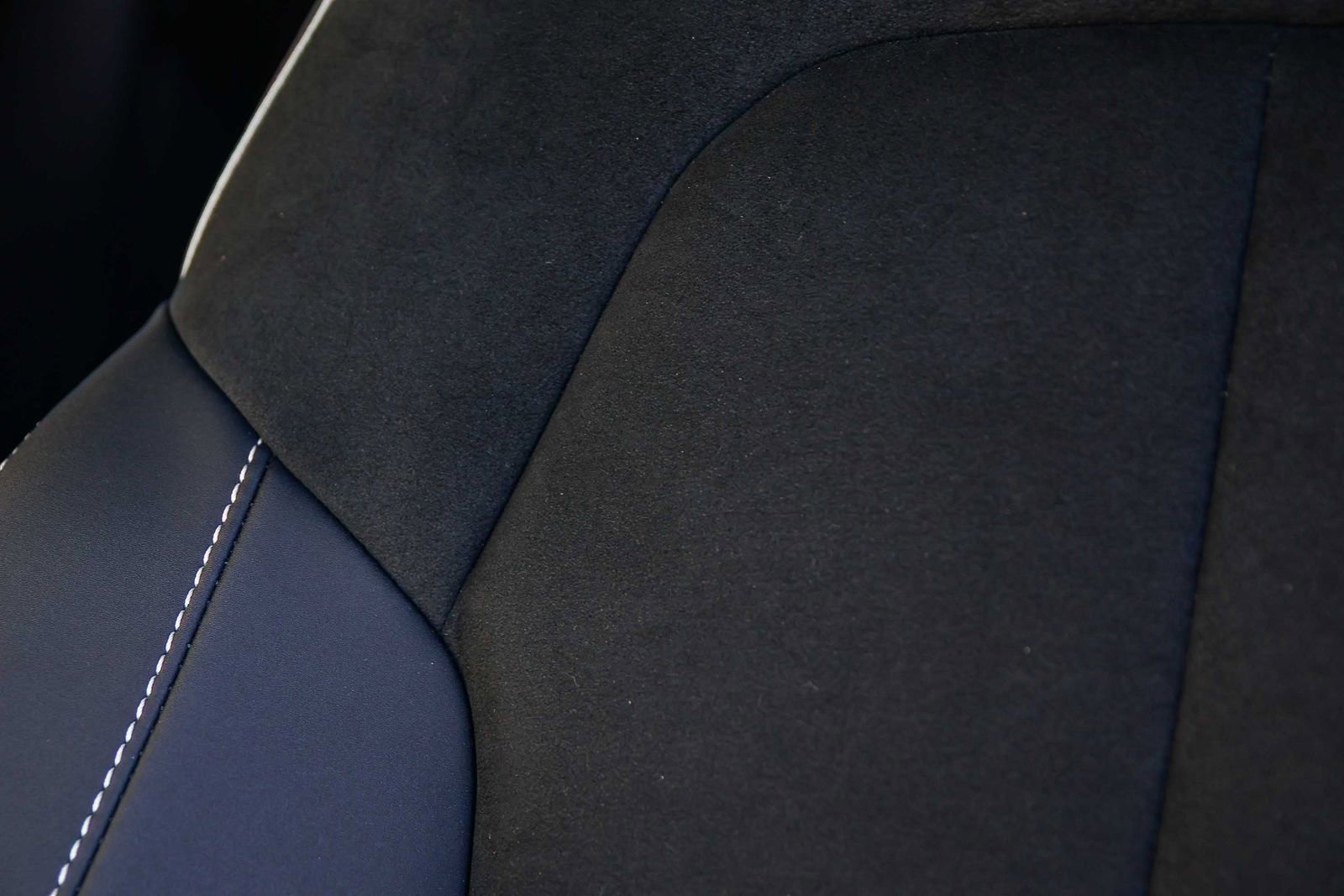 Used 2023 Volvo XC40 Recharge Ultimate w/ Protection Package Premier AWD/4WD image 30