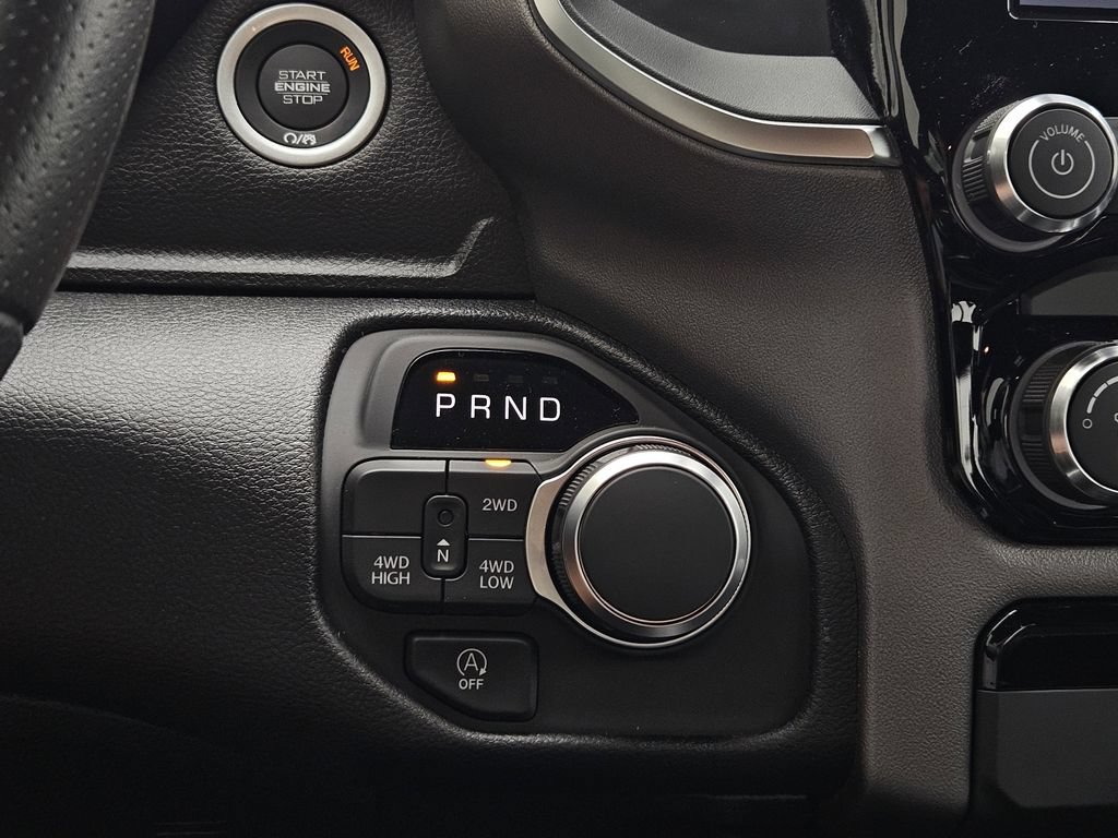 New 2026 RAM 1500 Express AWD/4WD image 21