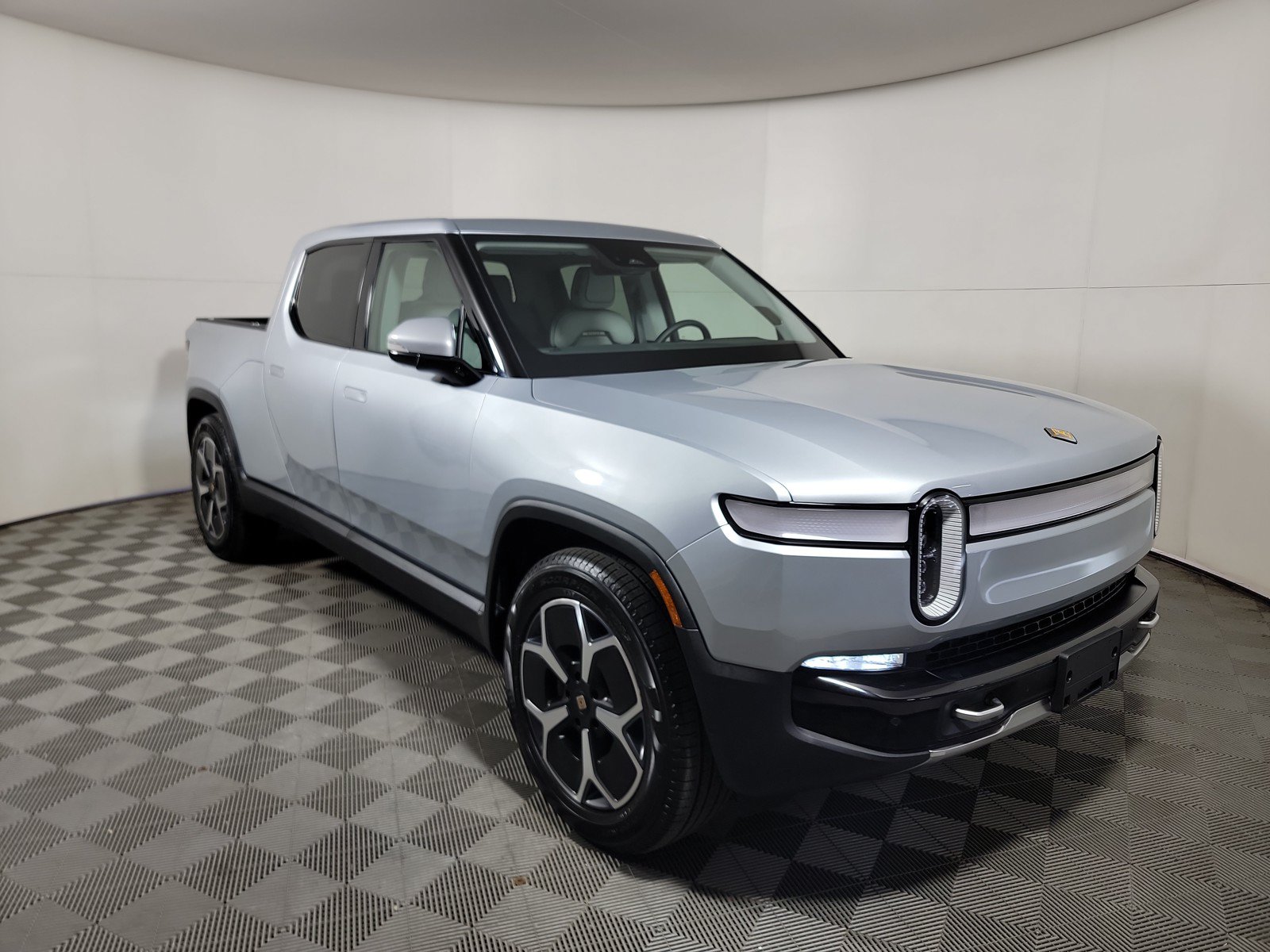 Used 2024 Rivian R1T Adventure AWD/4WD image 7