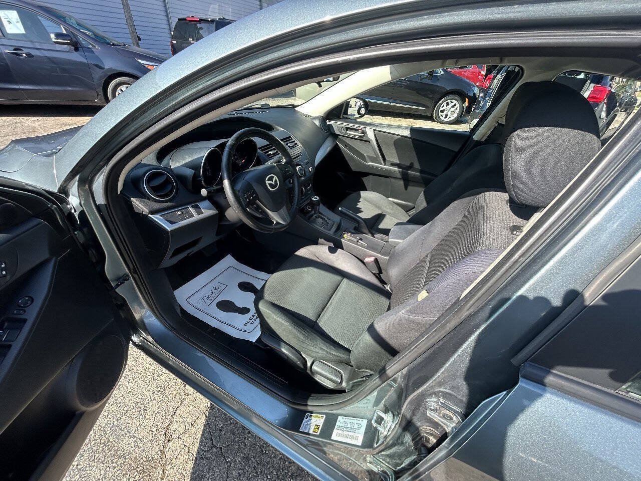 Used 2012 MAZDA MAZDA3 i Touring FWD image 6