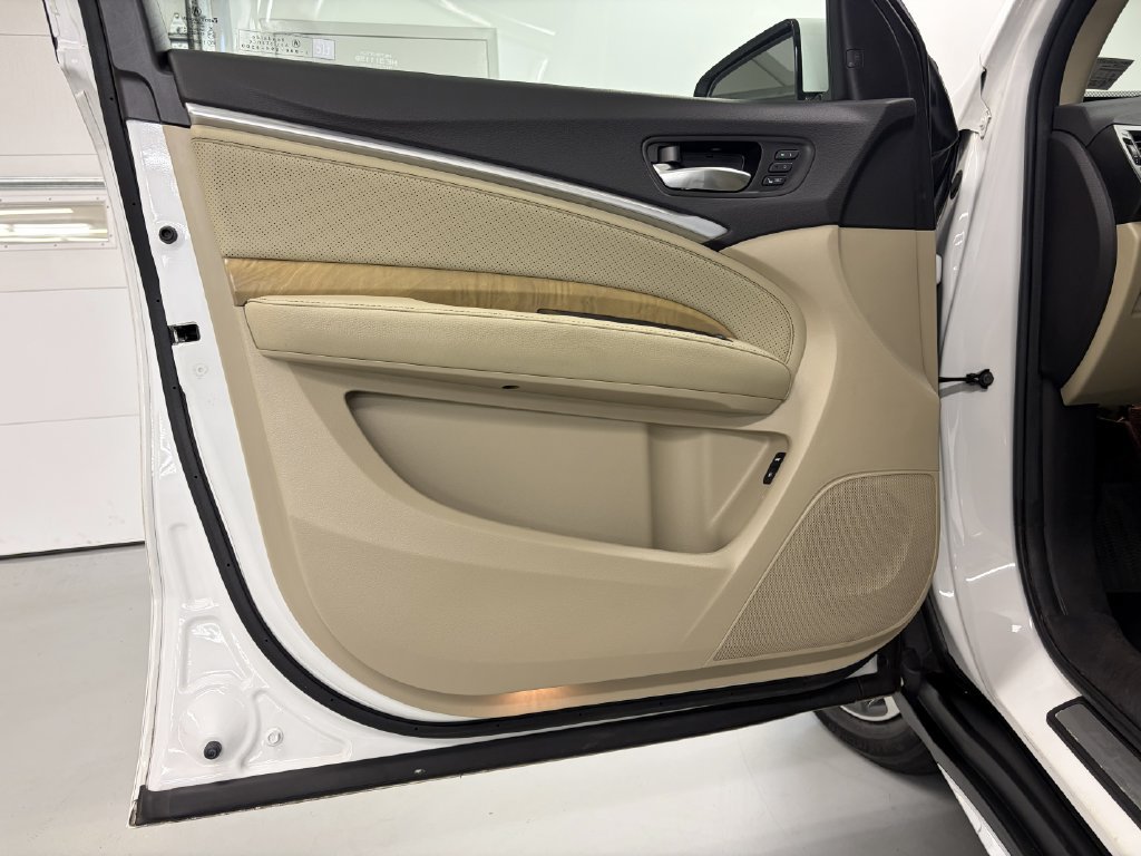 Used 2020 Acura MDX w/ Technology Package AWD/4WD image 15