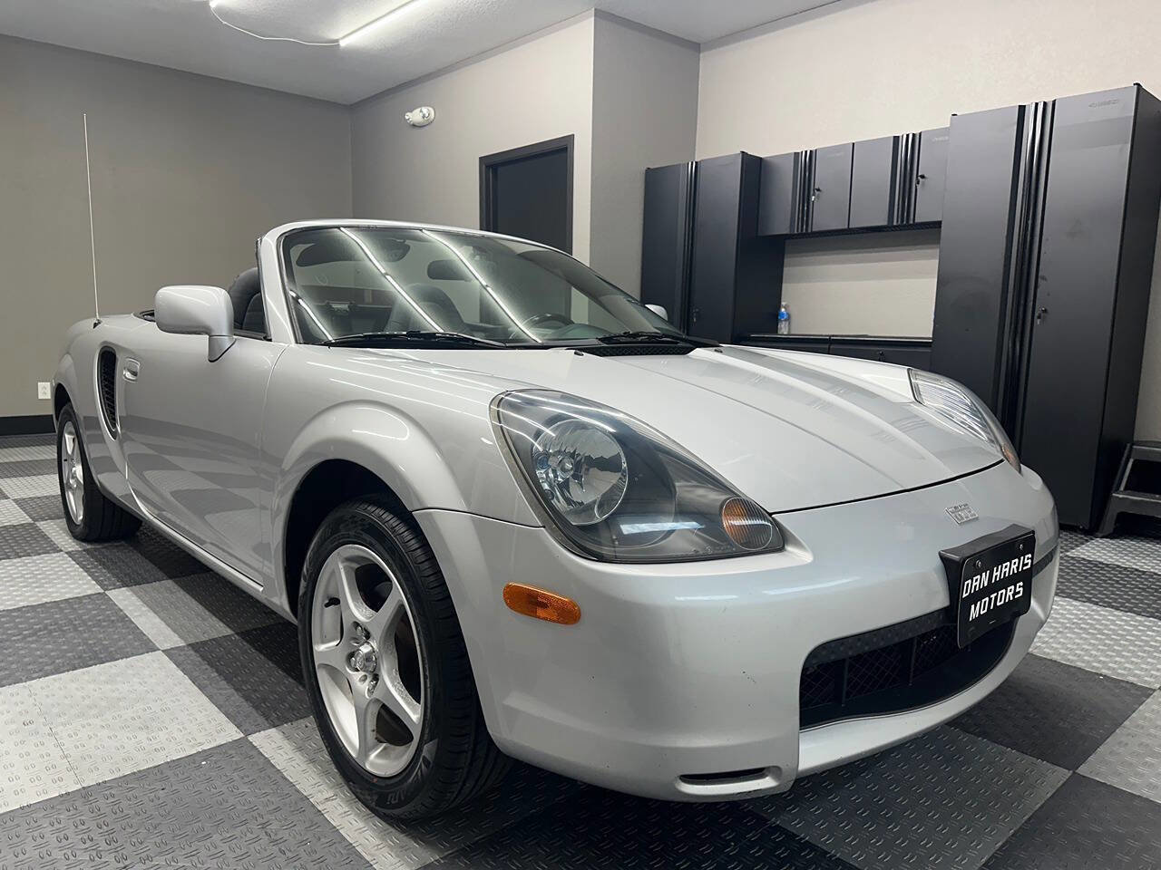 Used 2001 Toyota MR2 RWD image 6