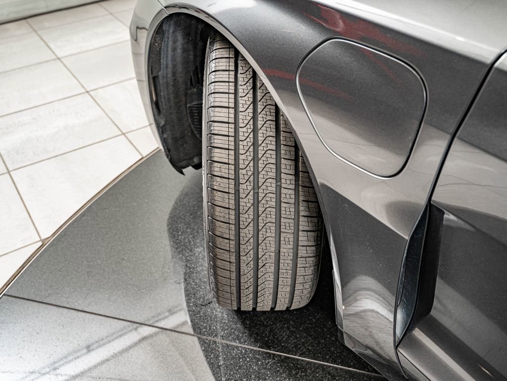 Used 2023 Audi e-tron GT Premium Plus AWD/4WD image 38