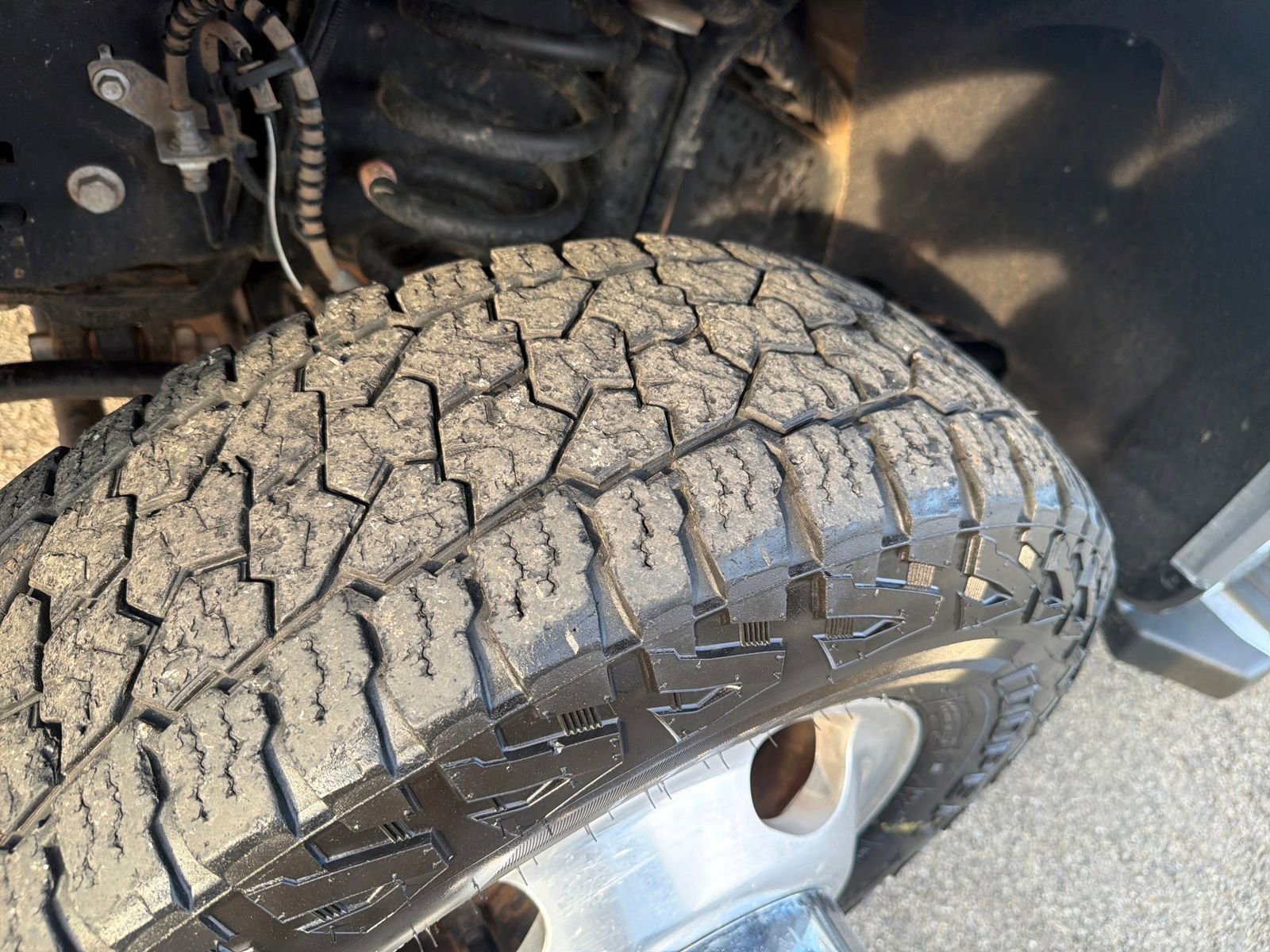 Used 2023 Ford F350 Lariat w/ FX4 Off-Road Package image 32