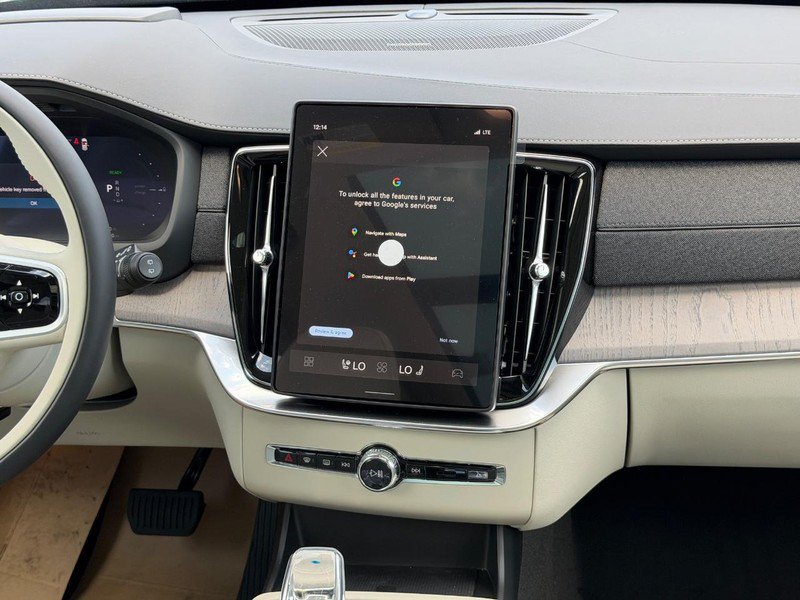 New 2026 Volvo XC90 T8 Ultra w/ Protection Package Premier AWD/4WD image 7