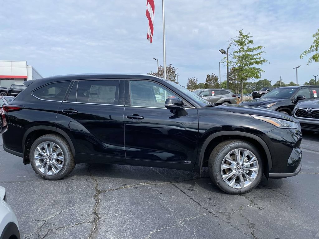 New 2026 Toyota Highlander Limited AWD/4WD image 2