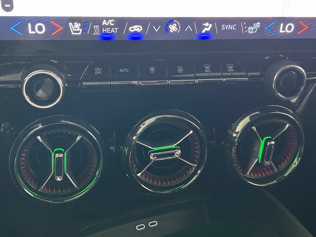 Used 2024 Chevrolet Blazer EV RS AWD/4WD image 31