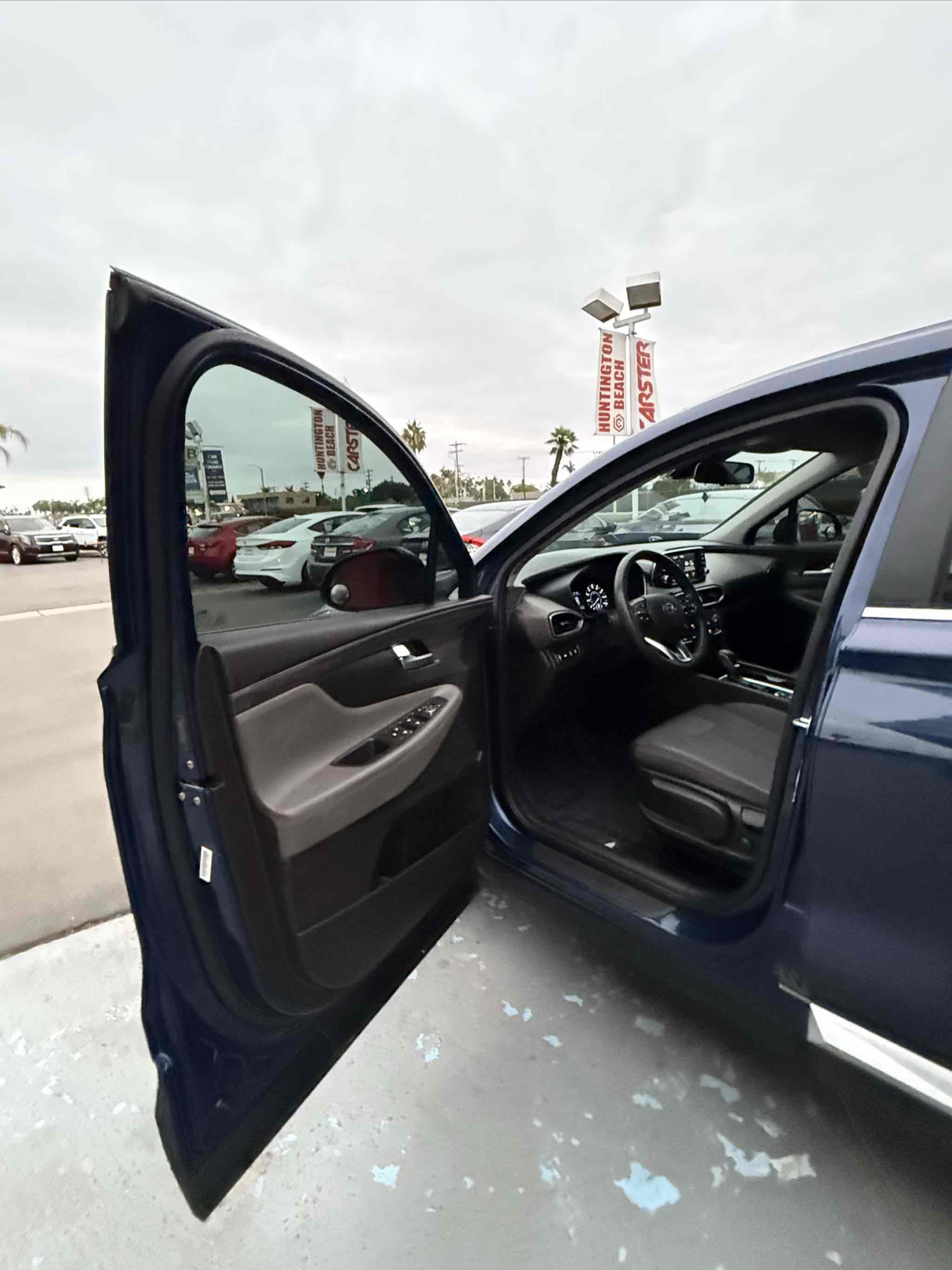 Used 2020 Hyundai Santa Fe SE image 90