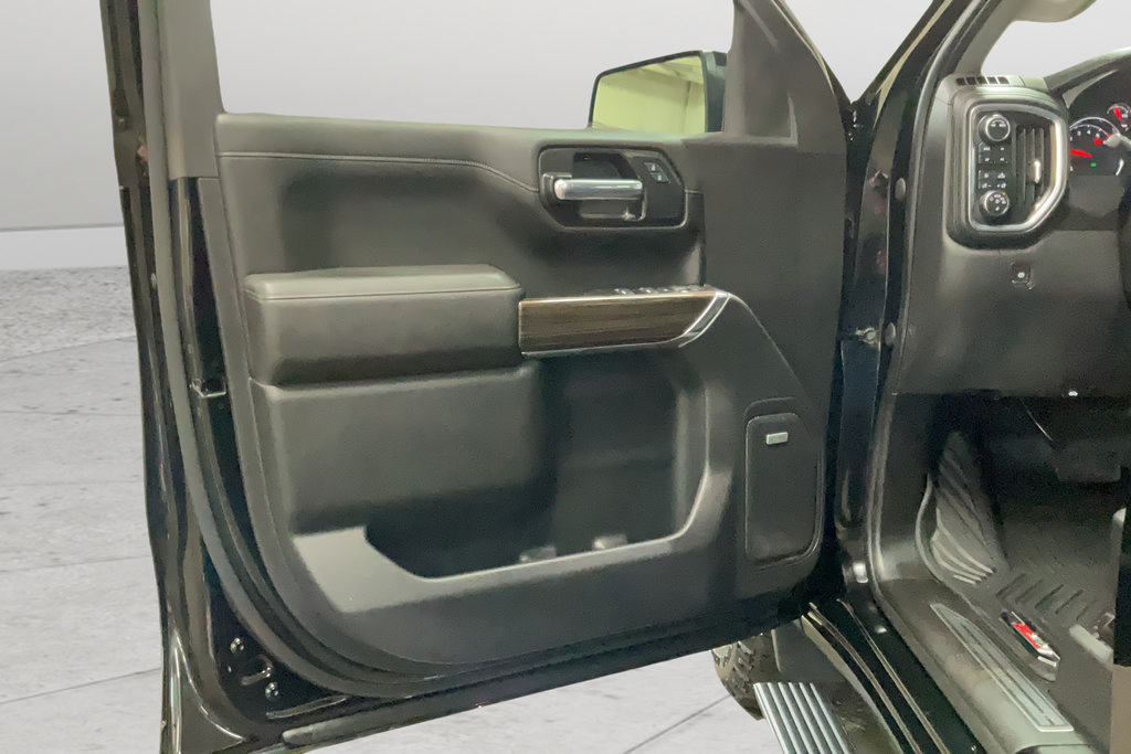 Used 2020 Chevrolet Silverado 1500 LT Trail Boss AWD/4WD image 11
