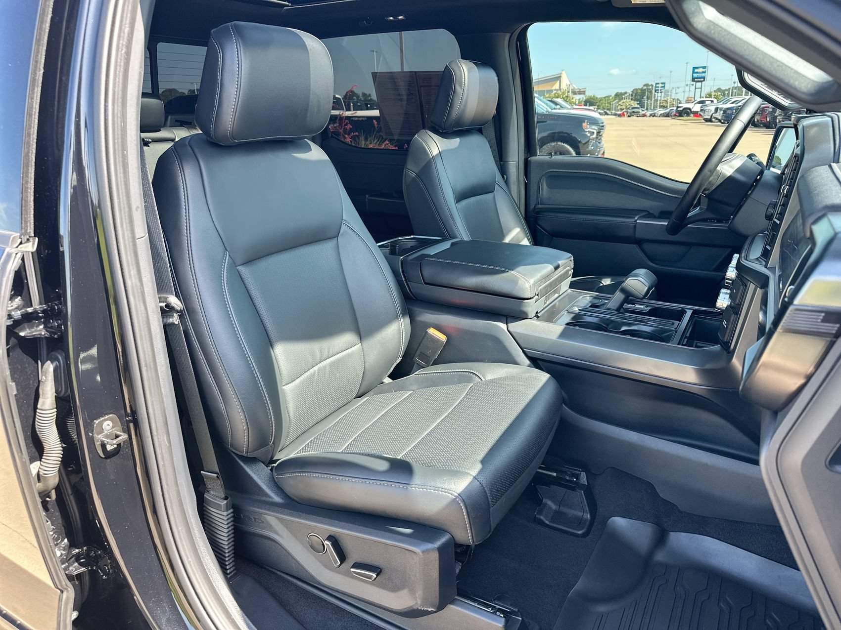 Used 2025 Ford F150 Lariat w/ Equipment Group 502A High AWD/4WD image 27