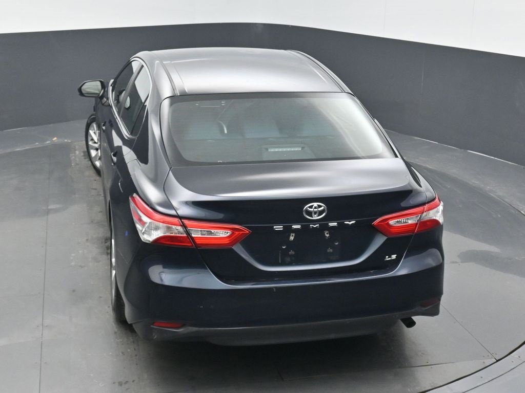 Used 2018 Toyota Camry LE image 41