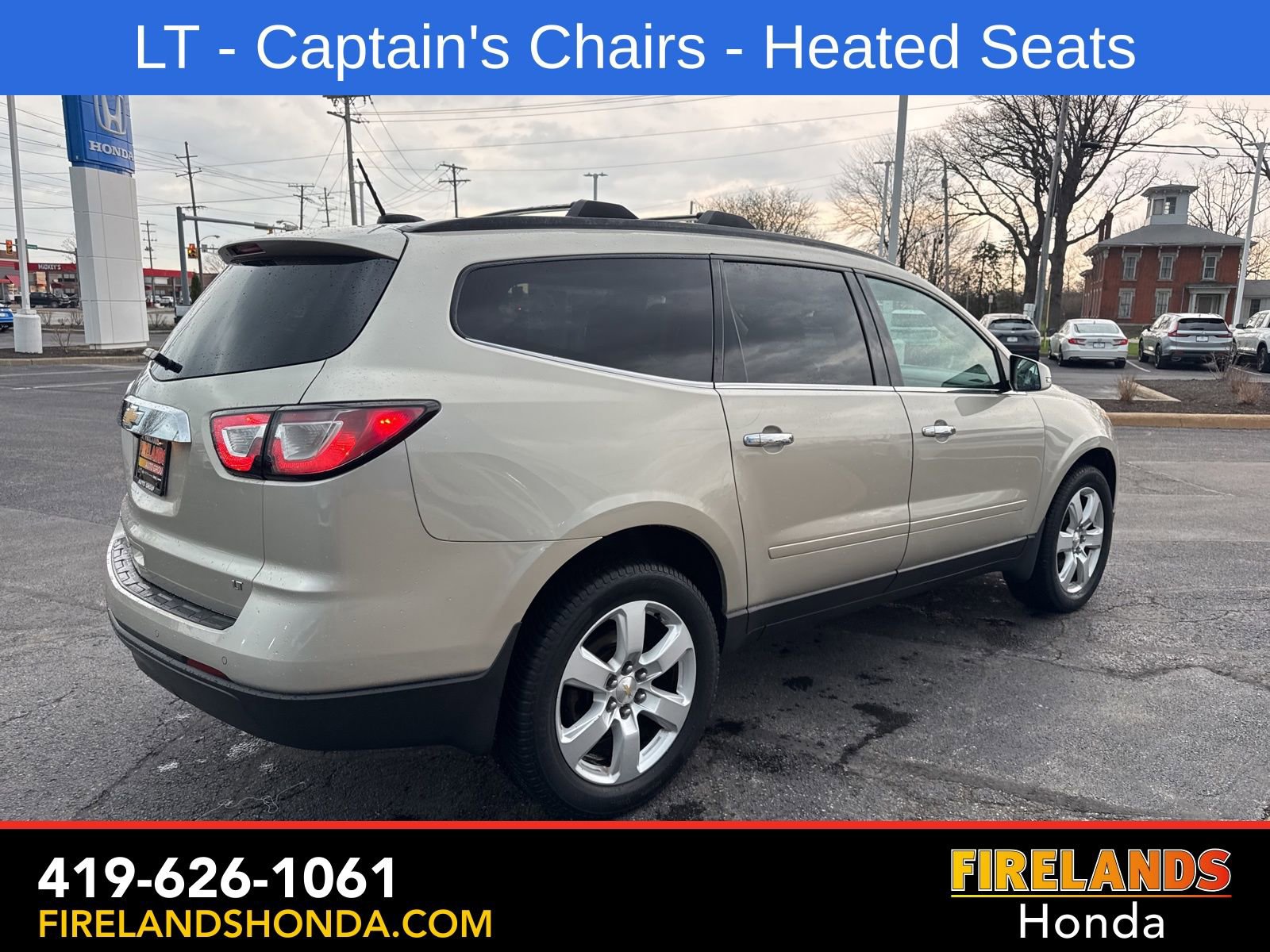 Used 2017 Chevrolet Traverse LT w/ Style and Technology Package image 5