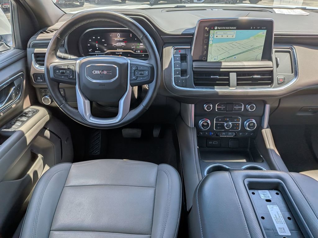 Certified 2024 GMC Yukon SLT w/ SLT Luxury Package AWD/4WD image 21